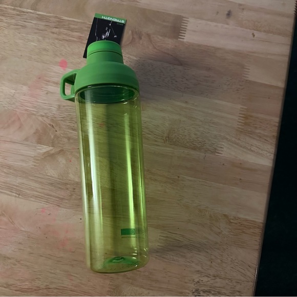 New Athletic Water Bottle With Tag - Picture 1 of 4